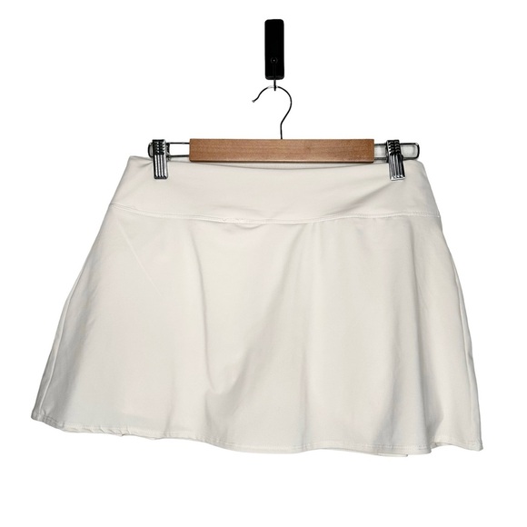 Rainbow Tree | White Athletic Tennis Skort Size Medium - Picture 2 of 5